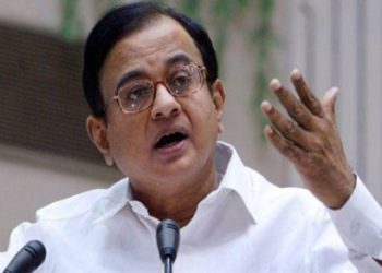 चिदंबरम बोले सरकार मेरे घर पर आयकर छापे की तैयारी में, ताकि चुनाव अभियान को कमजोर कर सके