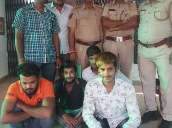 udaipur accuse arrested with pistol