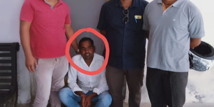 उदियापोल बस स्टैंड पर तस्कर से पकड़ी 5 किलो अफीम