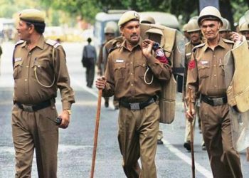 terrorist seen in army uniform in delhi area