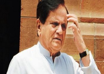 Money Laundering Case ED Team Raid Ahmed Patel House