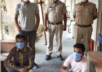 पति ने चंद रूपयों के खातिर पत्नी को दोस्त के हाथों बेचा: दुष्कर्म के आरोप में पति, दोस्त गिरफ्तार