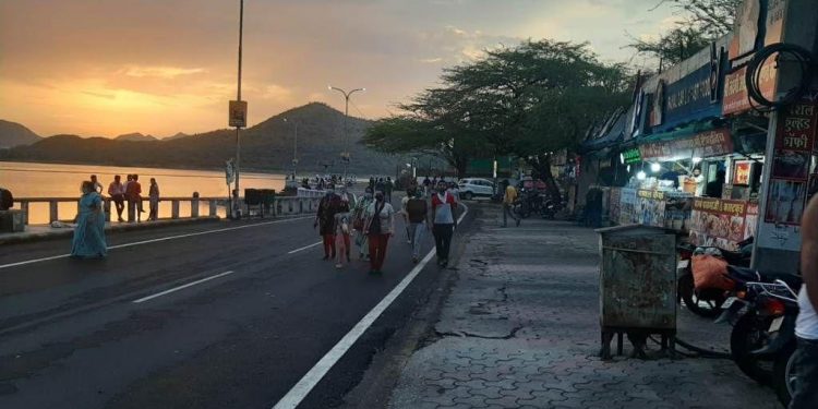 rain in udaipur beautiful evening at fatahsagar