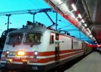 ajmer-first-electric-train-depart-for-delhi-sarai-rohilla-railway-station