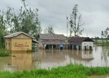 flood in assam 129 people died