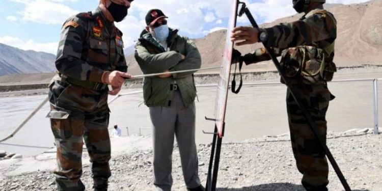 pm modi reached laddakh and meet army soilsers posted in galwan valley