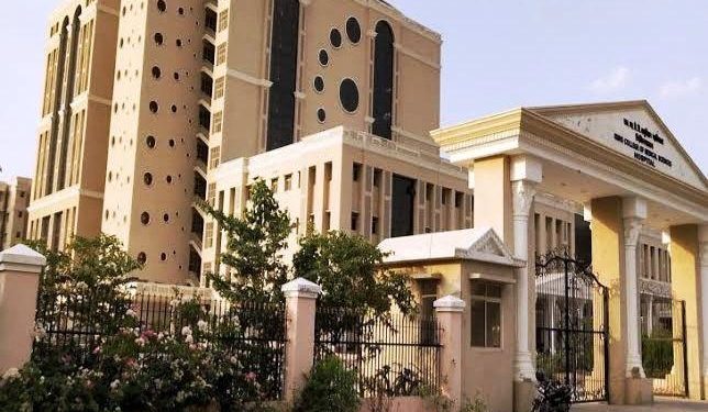 senior citizen sucide jumped from second floor of ruhs rajastha university of health science