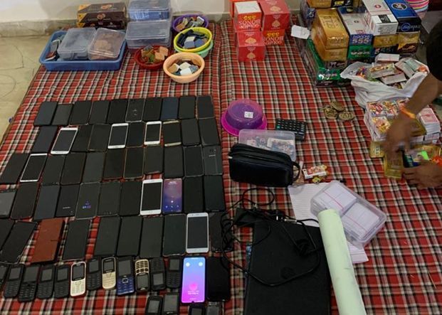 udaipur ats or police team raid on udaibagh hotel in dabok and arrest 59 gujrati gamblers
