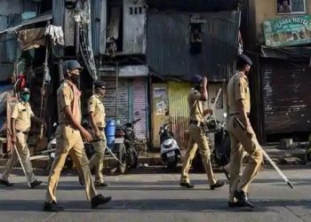 mumbai 4 constable suspended in man muder beaten by police