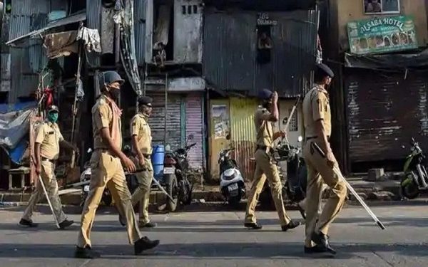 mumbai 4 constable suspended in man muder beaten by police