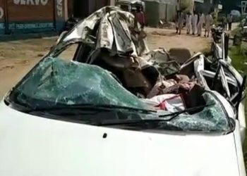road accident in 2 cars crash at abu road 3 died