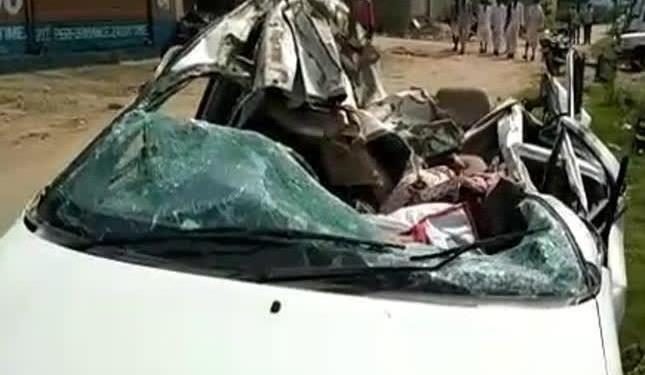 road accident in 2 cars crash at abu road 3 died