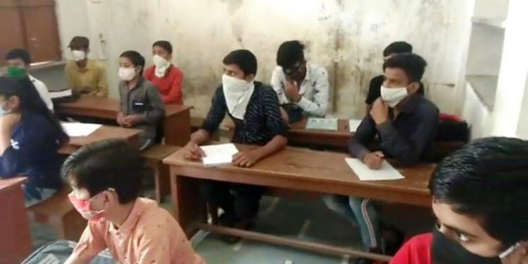 udaipur gogunda St Matthews School call student for class education department issued notice to school