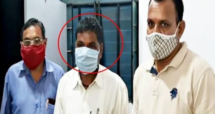 banswada choki incharge trapped with bribe money by acb