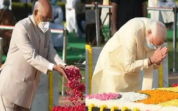 pm narendra modi pays floral tribute to mahatma gandhi bapu 151th jayanti
