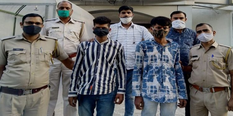 udaipur chain snachers arrested by pratapnagar police in 24 hours of chain snaching