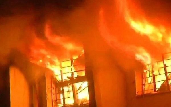11 dead in explosion at firecracker factory tamil nadu