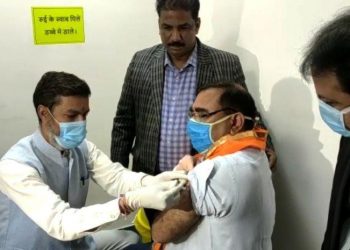 collector takes corona vaccine covishield