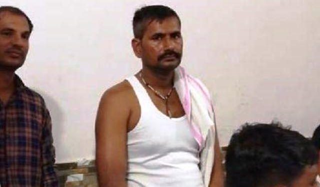 acb arrests senior assistant of mining department for taking bribe