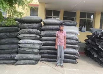 cid cb seized 4000 kg doda chura at mangalwad toll chittorgarh