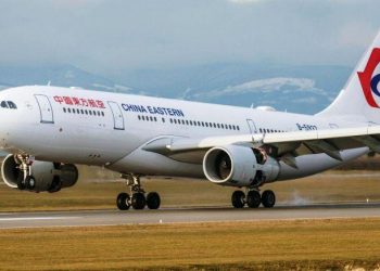 corona cases increasing in south china hundreds of flights cancelled