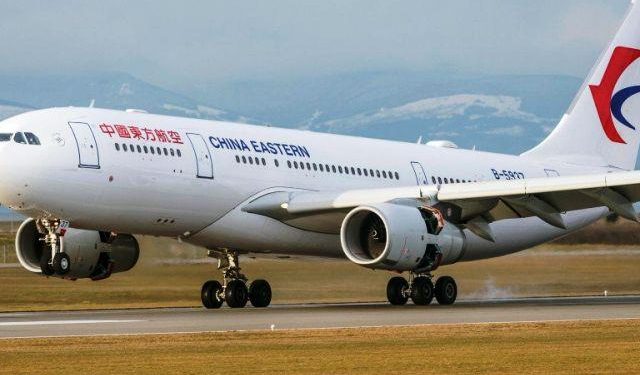 corona cases increasing in south china hundreds of flights cancelled