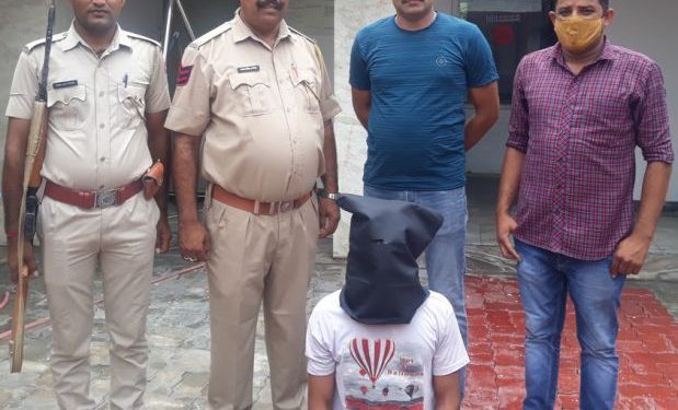 udaipur police arrests chain snacher accuse of bohra ganesh ji area chain snaching case