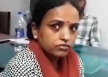 acb arrests patwari for taking 100000 rs bribe