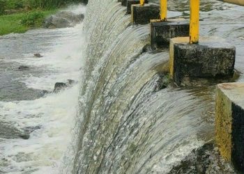 मदार बड़ा पर चादर तेज : आयड़ नदी भी चली