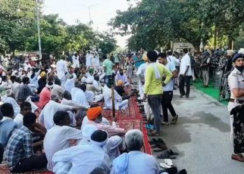 karnal farmers protest at mini secretariat