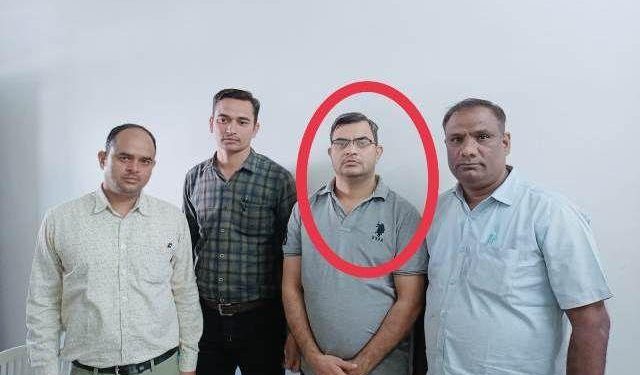 udaipur acb trap patwari for taking 2500rs bribe