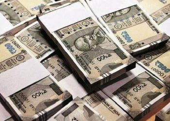 vallabhnagar by election flying team seized 10,82500 rs cash from local person