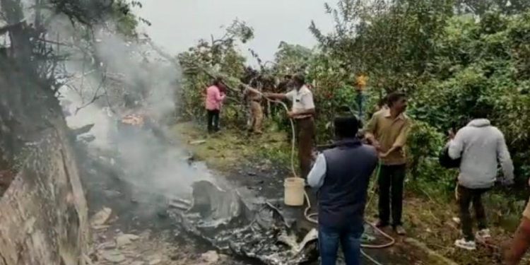 Army helicopter carrying Chief of Defence Staff General Bipin Rawat crashes in Tamil Nadu - 1