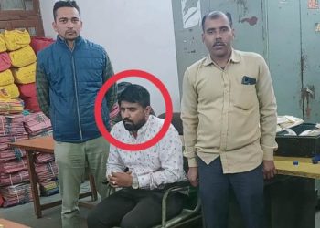 acb trap nagar nigam jen for taking 3000 rs bribe in prashasan shahro ke sang abhiyan udaipur