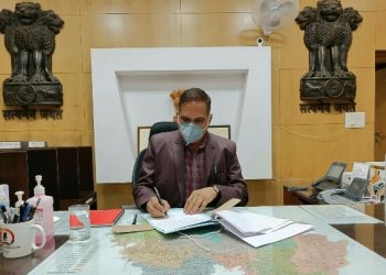 नए कलेक्टर मीणा ने पदभार संभाला, बोले- जनता से नियमित संवाद रखूंगा