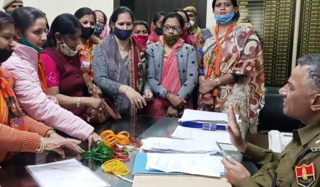 women handed over bangles to udaipur sp over gangrape case
