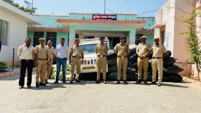 सब्जी की आड़ में ले जा रहे थे 455 किलो अफीम डोडा चूरा: पुलिस ने रोका तो फायरिंग कर भाग छूटे तस्कर