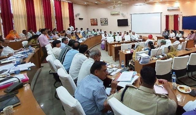 zila parishad meeting discuss flagship schemes of government