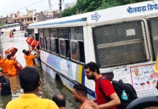 चित्तौड़ के बस्सी में  33 घंटे में 10 इंच बारिश,जनजीवन पर असर