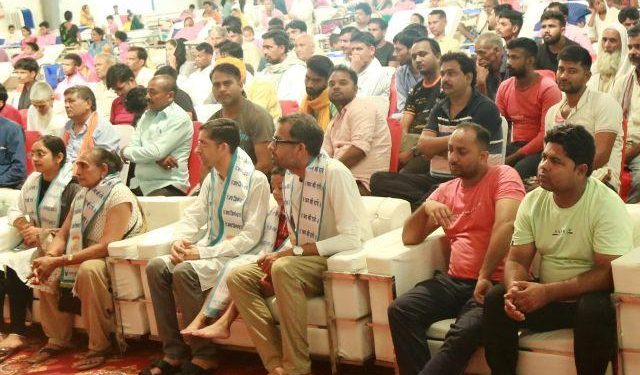 disabled shared their experience in apno se apni baat program of narayan seva sansthan