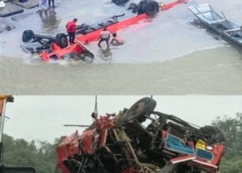 indore pune bus fall in narmada river madhya pradesh