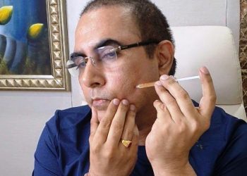 dr arvinder singh creates history to injection medicine his own face