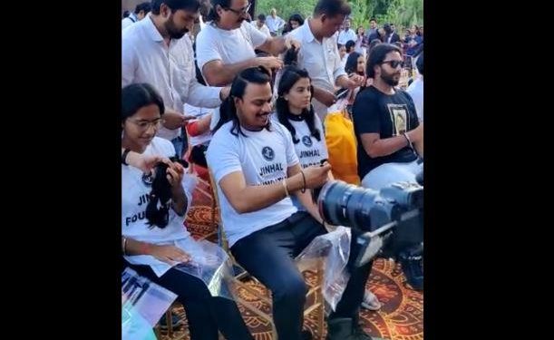 3 मिनट में 130 हेयर डोनेशन का गोल्डन बुक ऑफ रिकॉर्ड बनाया