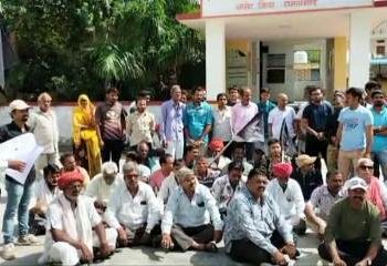 Kumhar and Prajapati Samaj protest against the government order