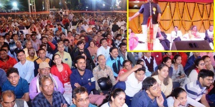 कवि सम्मेलन: चंदन का बलिदान दिया, उस मां का अभिनंदन है…..