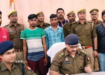 barabanki police arrest two accused in truck driver loot