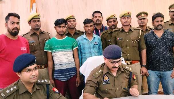 barabanki police arrest two accused in truck driver loot