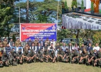 मणिपुर में 31 उग्रवादियों ने आत्मसमर्पण कर हथियार व गोला-बारूद जमा किए