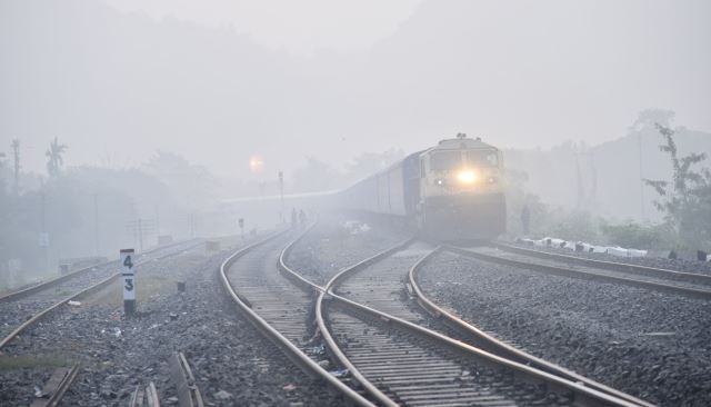 railway board cancelled 4 trains and schedule 4 trains due to fog of udaipur jodhpur and bikaner