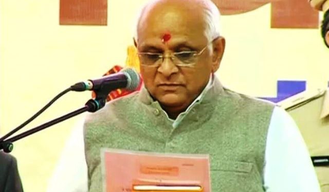 bhupendra patel takes oath of gujarat chief minister